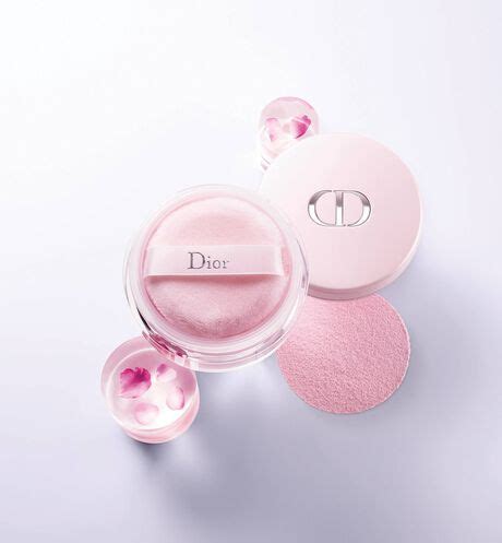 The new Miss Dior scented blooming body powder 